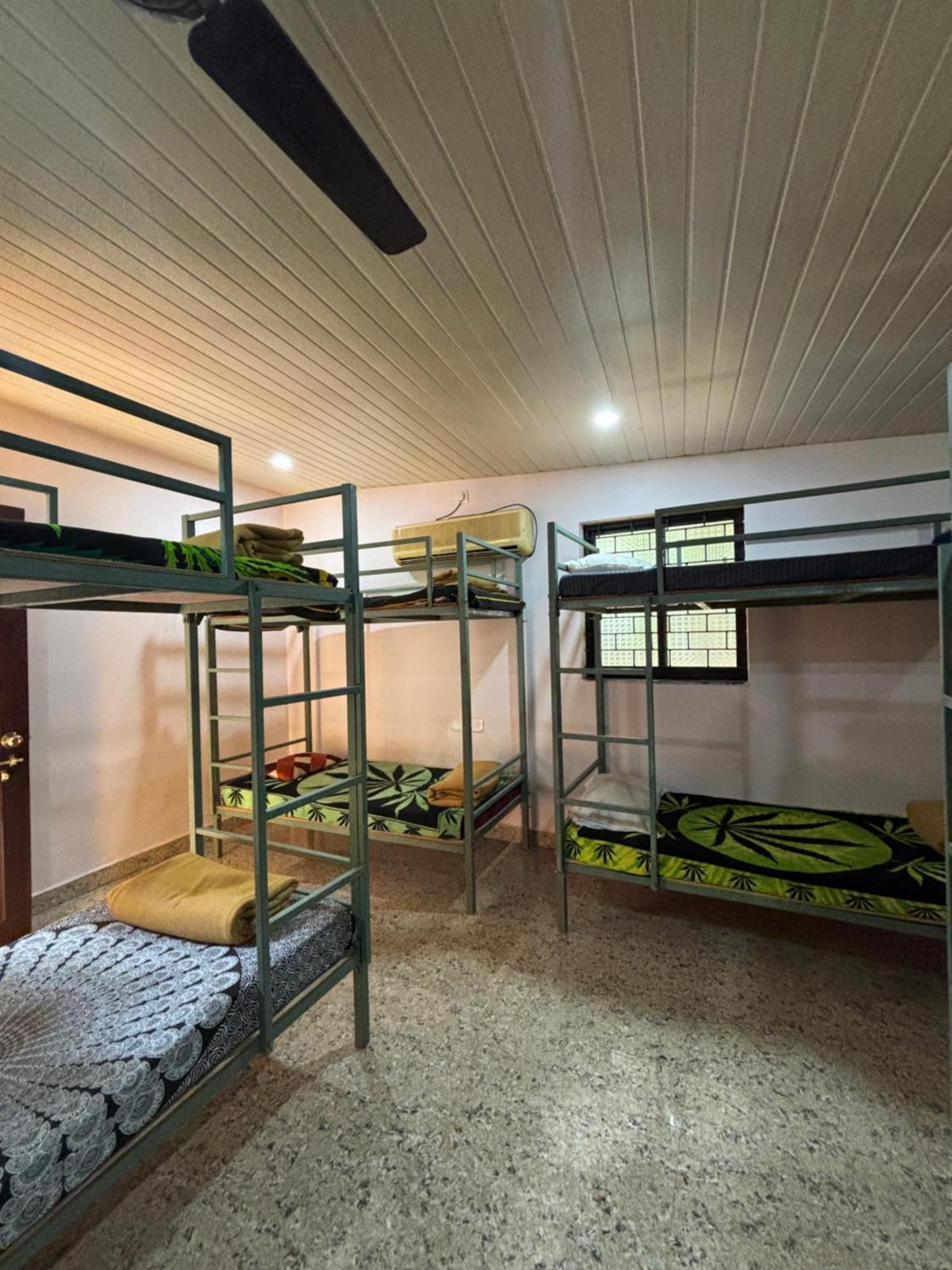 Tamasha Goa Vagator Hostel Rom bilde